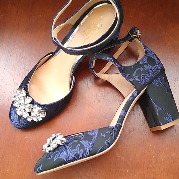 Badgley Mischka Shoes - NEW Badgley Mischka Jewel blue floral heels